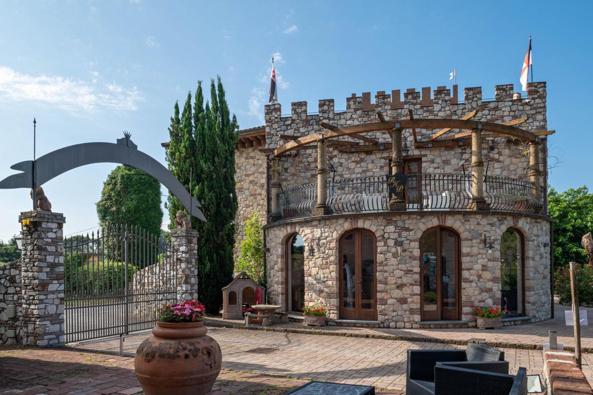 Bed and Breakfast Castello Dei Templari Лукка Экстерьер фото