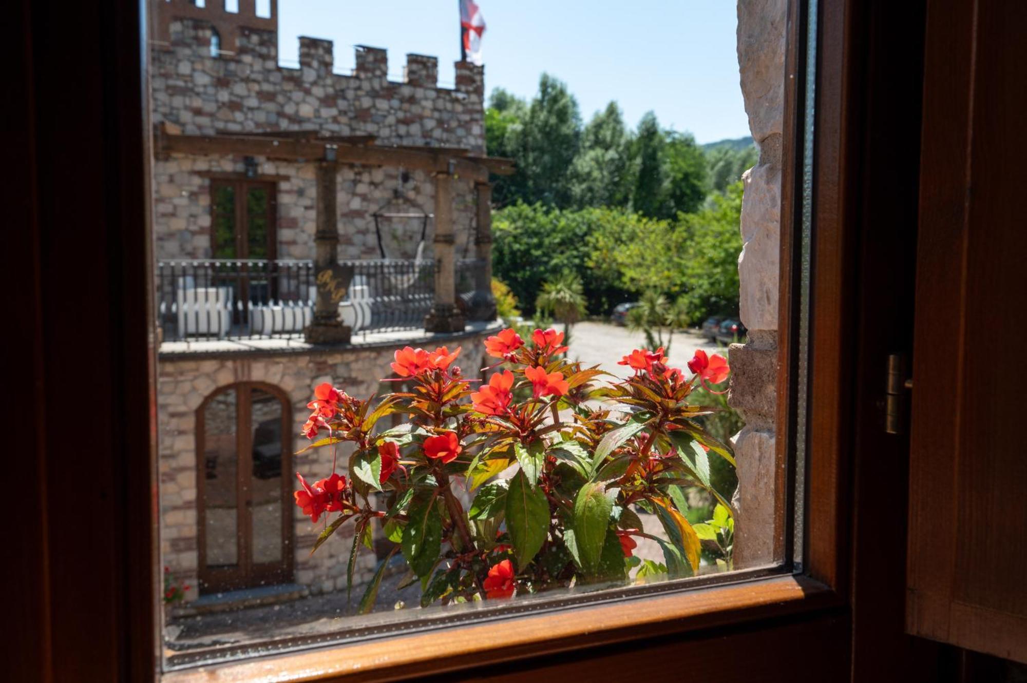 Bed and Breakfast Castello Dei Templari Лукка Экстерьер фото