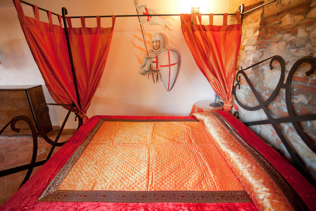 Bed and Breakfast Castello Dei Templari Лукка Экстерьер фото